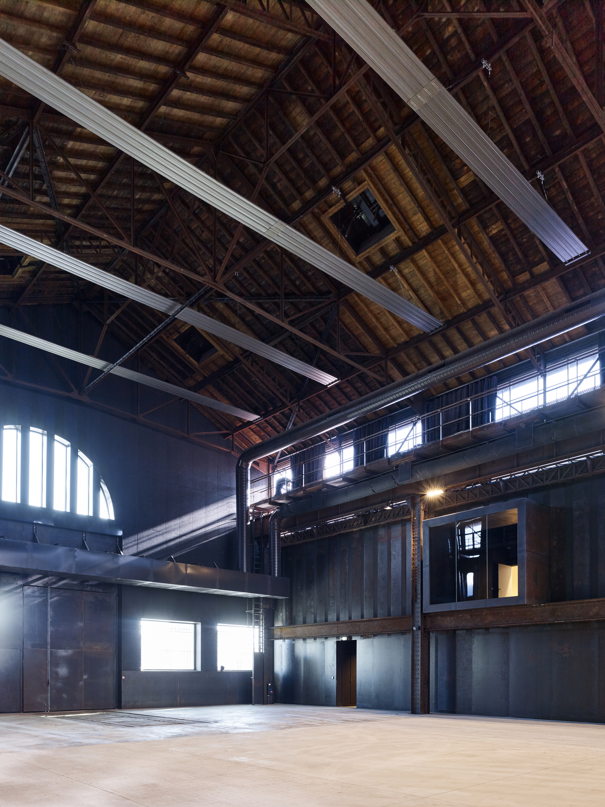 Gallery of Halle Girard Building Renovation / Vurpas Architectes 15