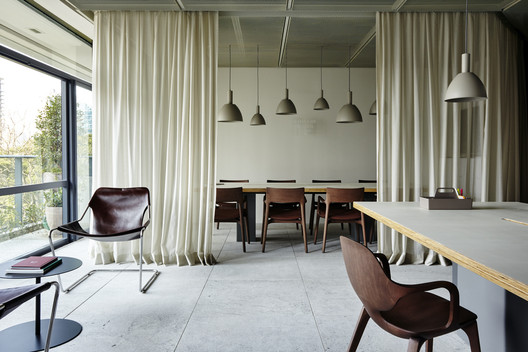 JL Madeira Office / Metro Arquitetos Associados JL Madeira Office / Metro Arquitetos Associados - Image 12 of 16