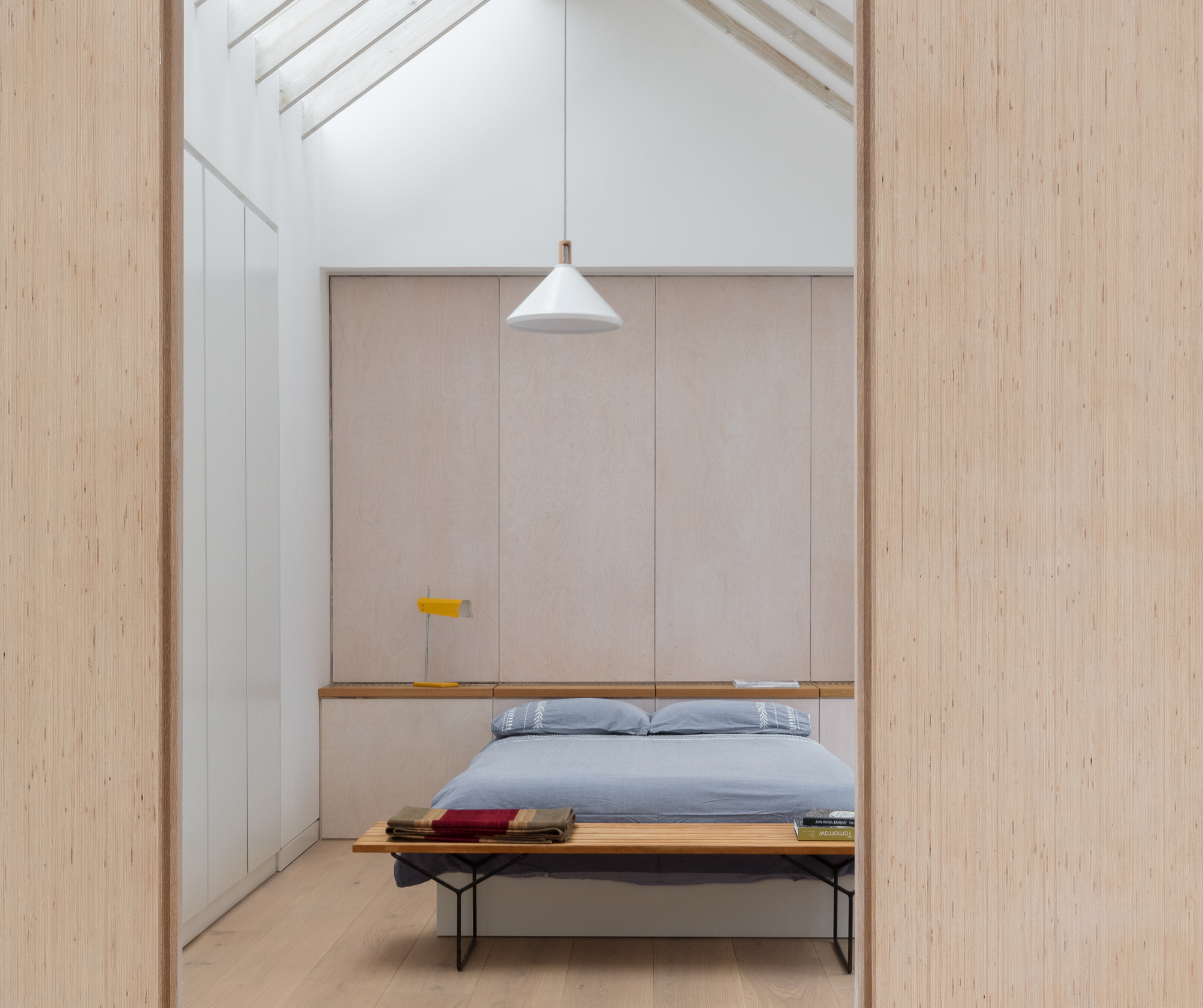 Galería de Mile End Road Apartment Refurbishment / Vine Architecture