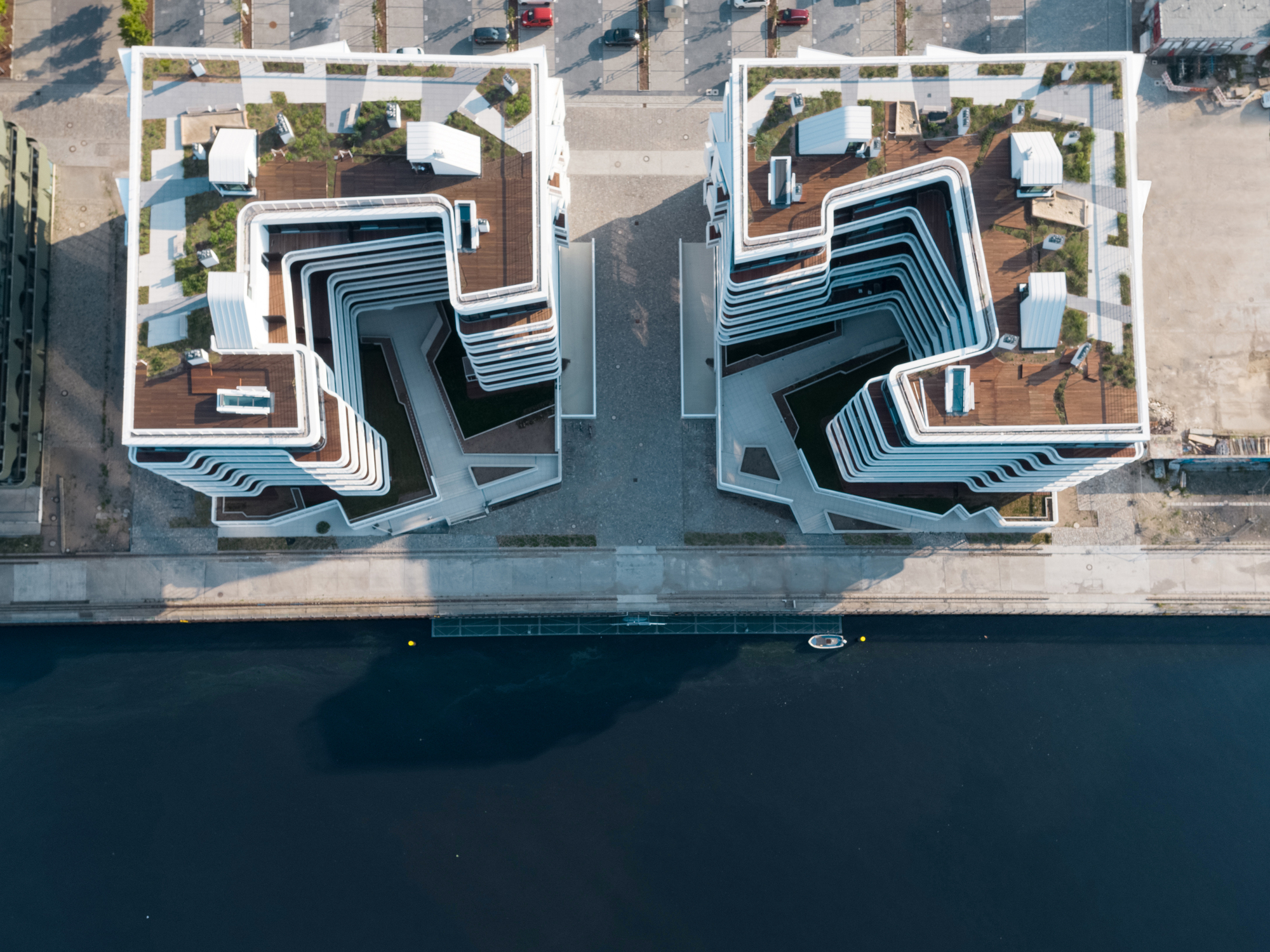 Gallery of WAVE Residential Complex / GRAFT - 2