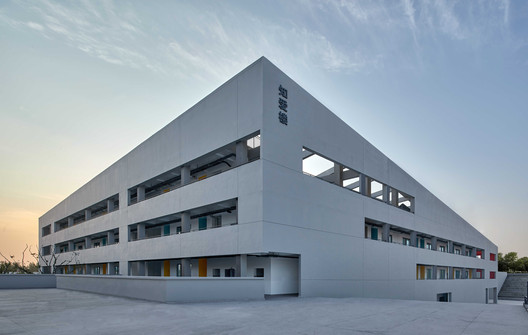 Hefei North City Central Park Primary And Middle School / Shanghai Tianhua Architecture Planning & Engineering - Image 4 of 53