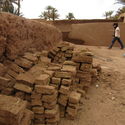 Construcción tradicional en tierra en el Desierto del Sáhara - Image 1 of 4