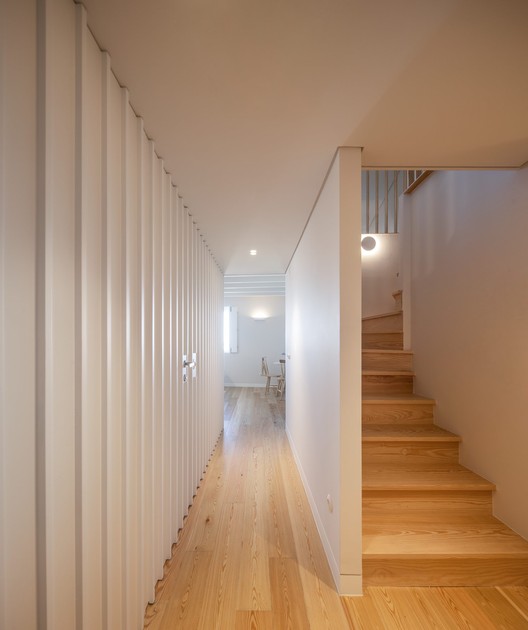 Building in Alfama / SCC Arquitectos - Stairs, Door, Handrail