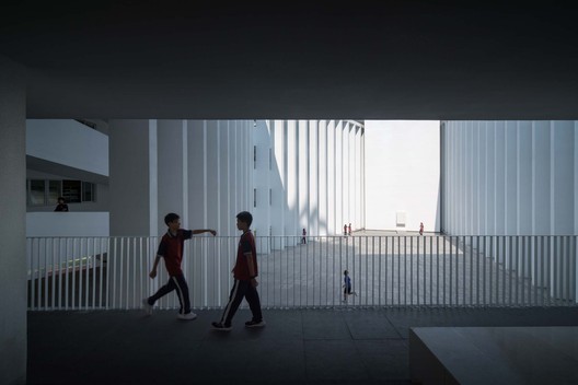 Huandao Middle School / TAO - Trace Architecture Office - Image 16 of 59