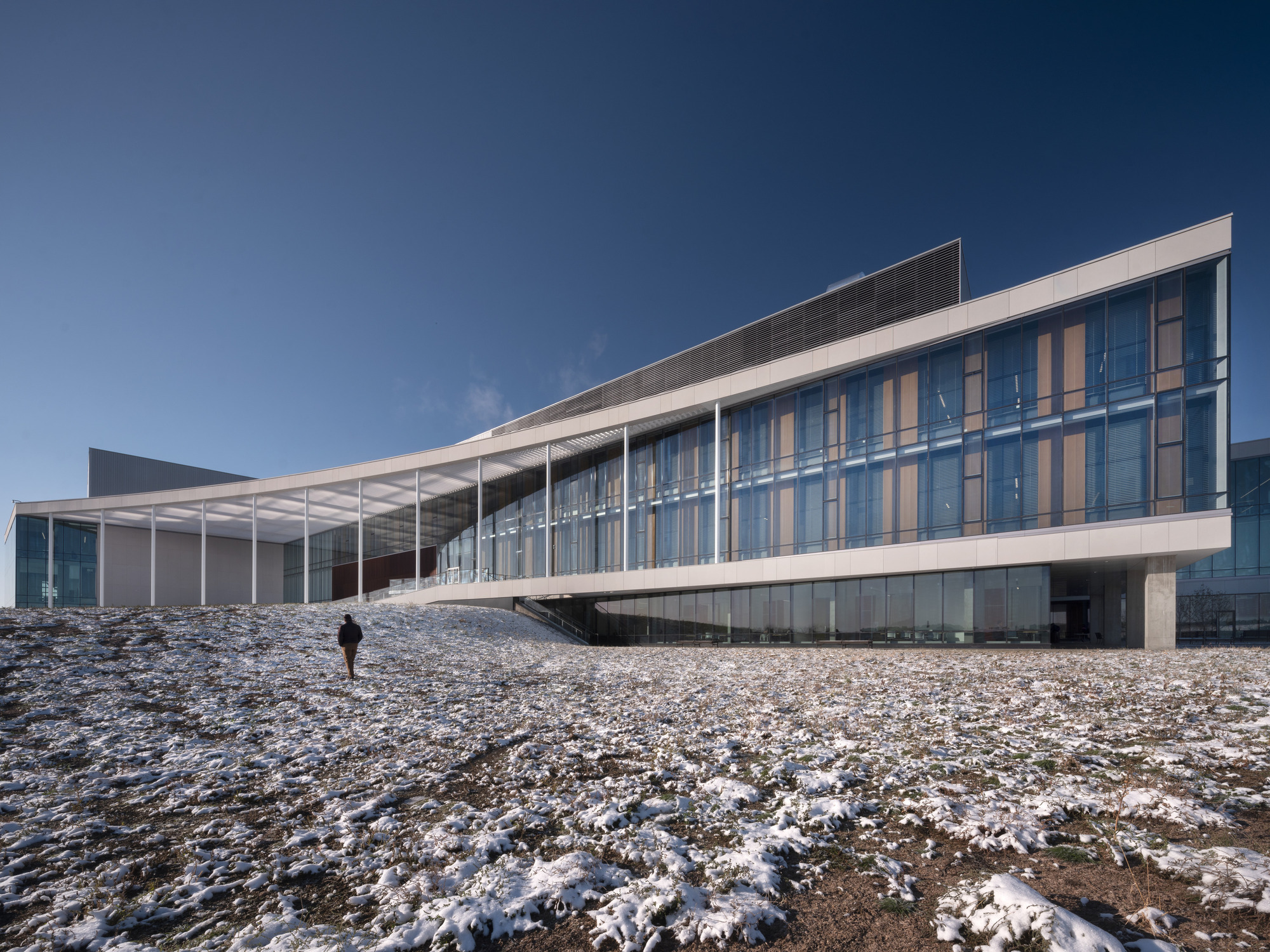 Science Commons Gallery of University of Lethbridge Science Commons / KPMB Architects ...