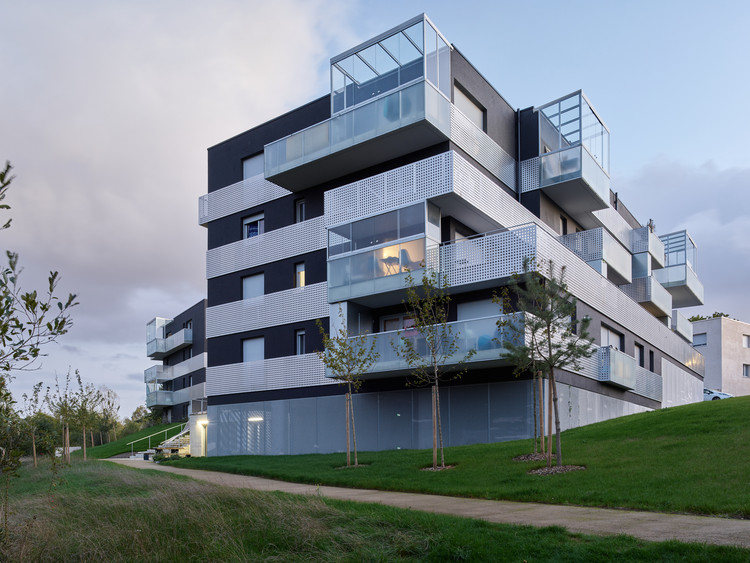 Les Prairies de Maxime Residential Building / a/LTA architectes urbanistes - Image 2 of 25