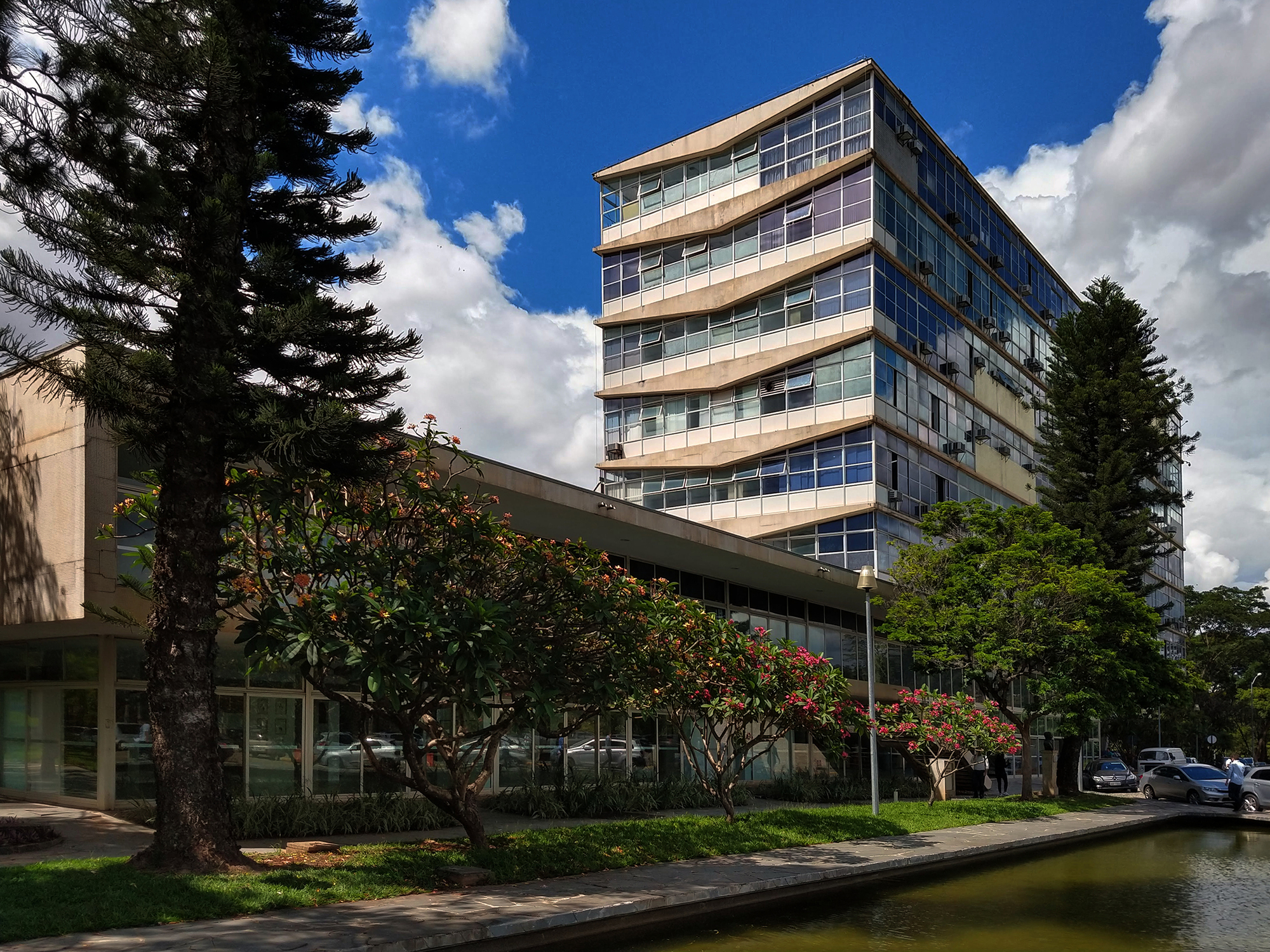 Reitoria da UFMG uma expressão do modernismo em Minas Gerais ArchDaily Brasil Reitoria da UFMG uma expressão do modernismo em Minas Gerais ArchDaily Brasil