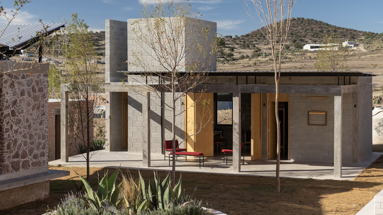 La casa que crece. Vivienda Rural Progresiva de Autoproducción Asistida / JC Arquitectura + Kiltro Polaris Arquitectura - Fachada