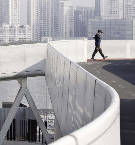 Pedestrian Bridge over Shanghai Taitong Ferry Station / Scenic Architecture Office - Image 16 of 36