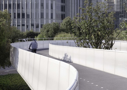 Pedestrian Bridge over Shanghai Taitong Ferry Station / Scenic Architecture Office - Image 23 of 36
