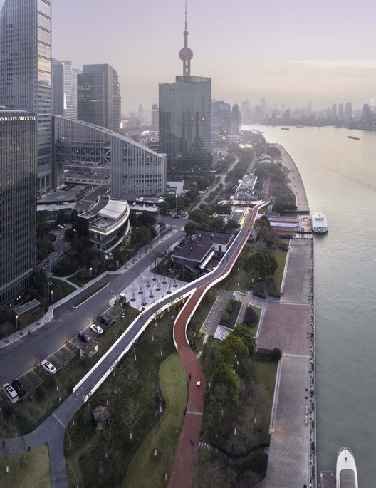 Pedestrian Bridge over Shanghai Taitong Ferry Station / Scenic Architecture Office - Image 10 of 36