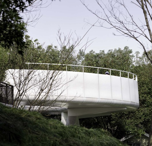 Pedestrian Bridge over Shanghai Taitong Ferry Station / Scenic Architecture Office - Image 26 of 36