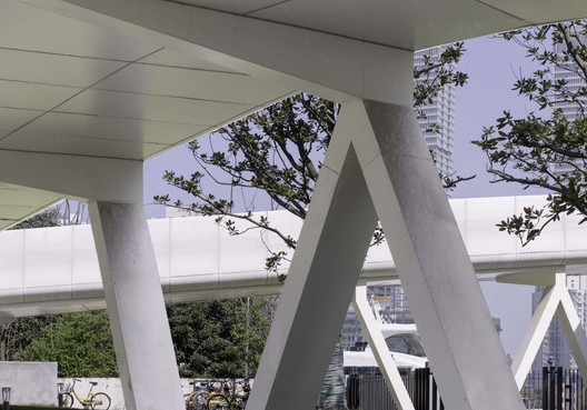 Pedestrian Bridge over Shanghai Taitong Ferry Station / Scenic Architecture Office - Image 22 of 36
