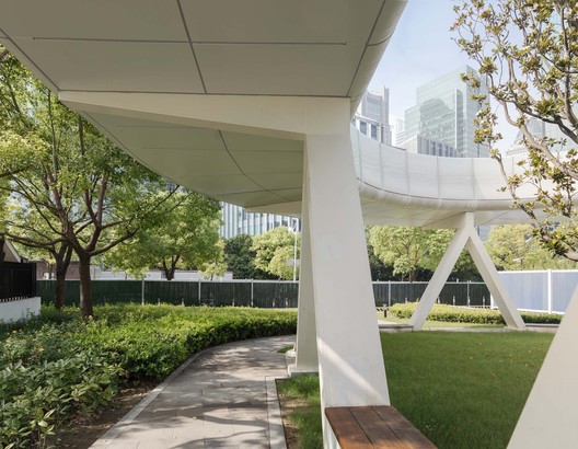 Pedestrian Bridge over Shanghai Taitong Ferry Station / Scenic Architecture Office - Image 20 of 36