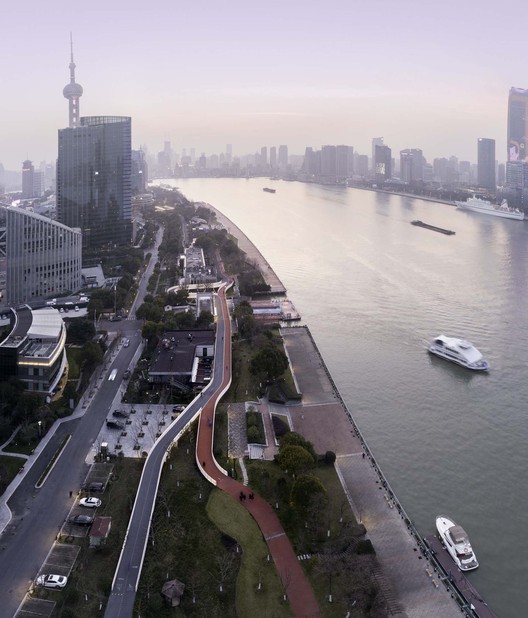 Pedestrian Bridge over Shanghai Taitong Ferry Station / Scenic Architecture Office - Image 9 of 36