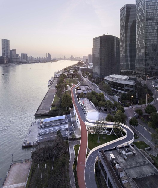 Pedestrian Bridge over Shanghai Taitong Ferry Station / Scenic Architecture Office - Image 8 of 36