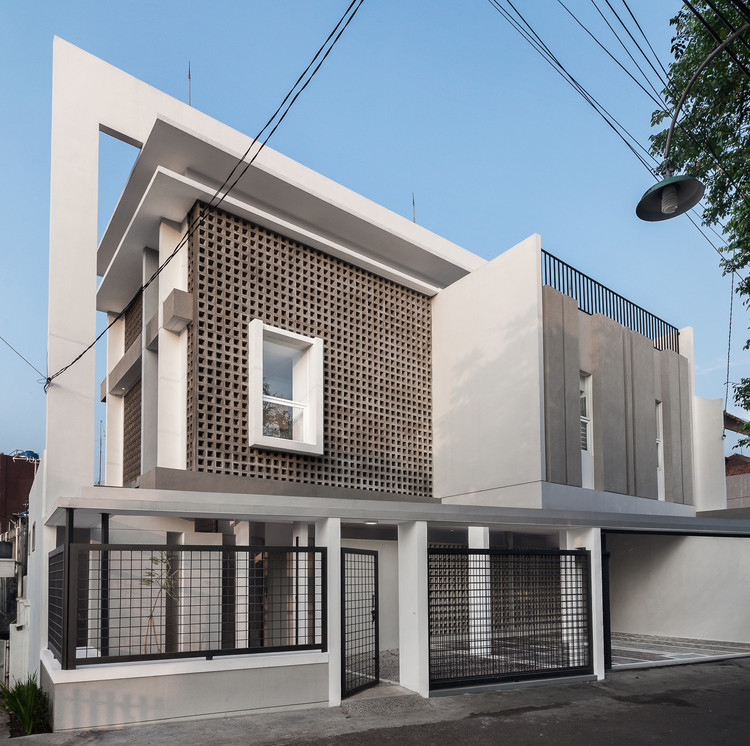 TIII-15 Boarding House / MVMNT Architect - More Images