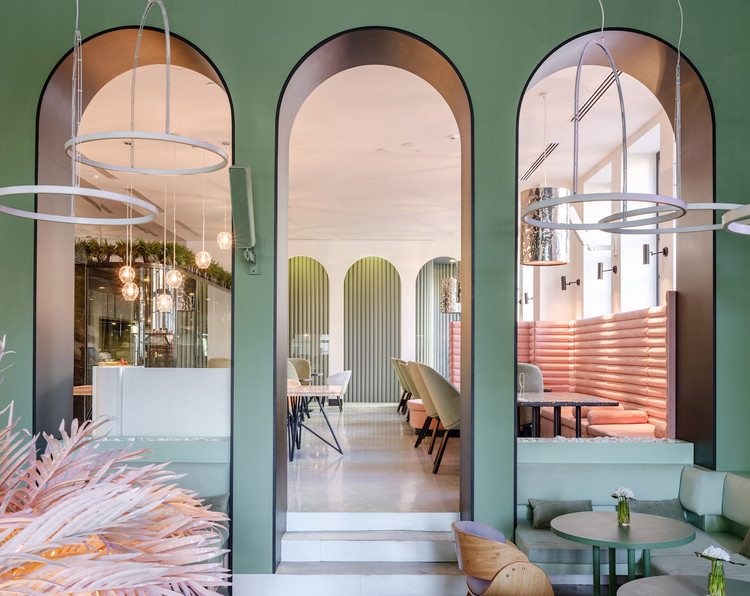 BOSFOR Restaurant / AD Project Dorohov Architect - More Images