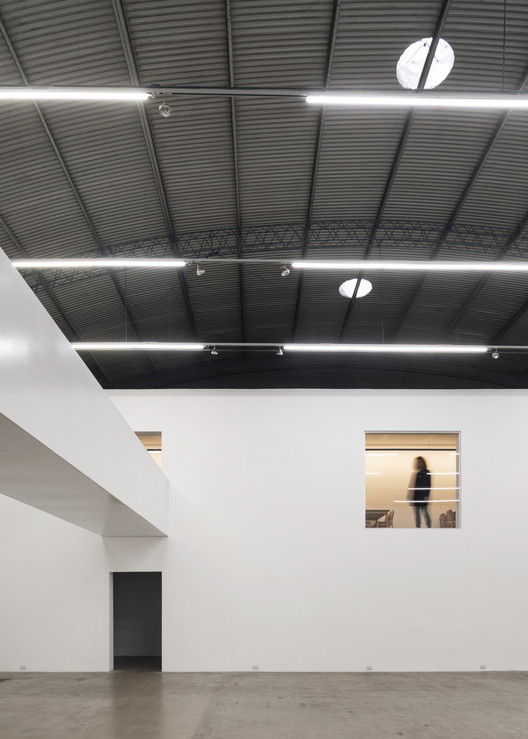 El Gran Vidrio Gallery Renovation / MMBB Arquitetos + Ben-Avid El Gran Vidrio Gallery Renovation / MMBB Arquitetos + Ben-Avid - Image 8 of 56