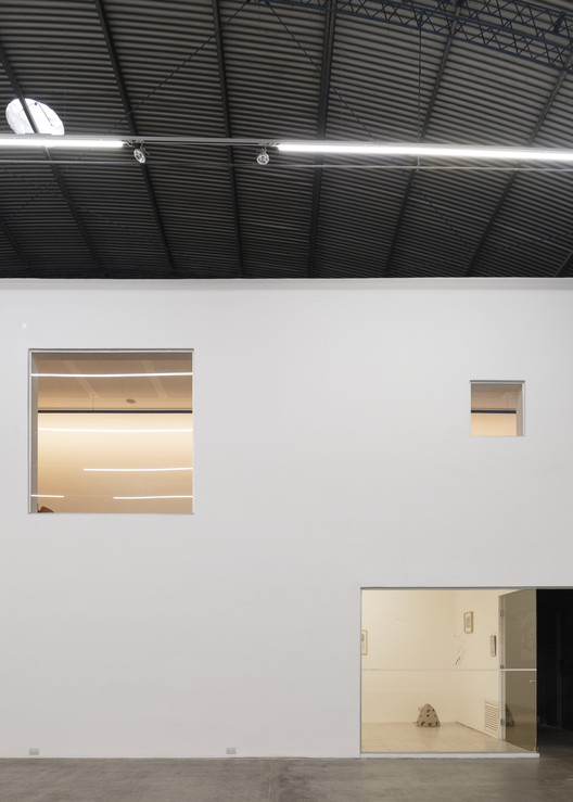 El Gran Vidrio Gallery Renovation / MMBB Arquitetos + Ben-Avid El Gran Vidrio Gallery Renovation / MMBB Arquitetos + Ben-Avid - Image 27 of 56
