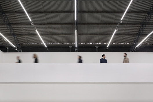 El Gran Vidrio Gallery Renovation / MMBB Arquitetos + Ben-Avid El Gran Vidrio Gallery Renovation / MMBB Arquitetos + Ben-Avid - Image 9 of 56