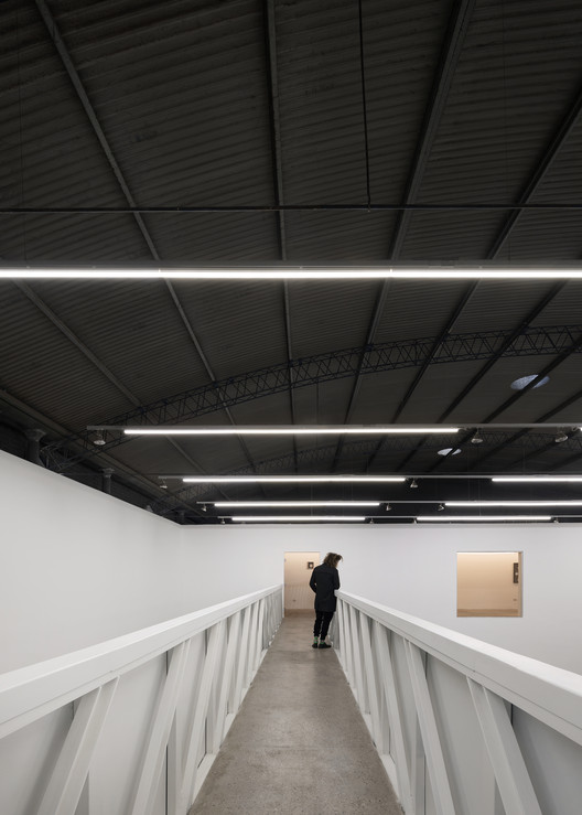 El Gran Vidrio Gallery Renovation / MMBB Arquitetos + Ben-Avid El Gran Vidrio Gallery Renovation / MMBB Arquitetos + Ben-Avid - Image 5 of 56