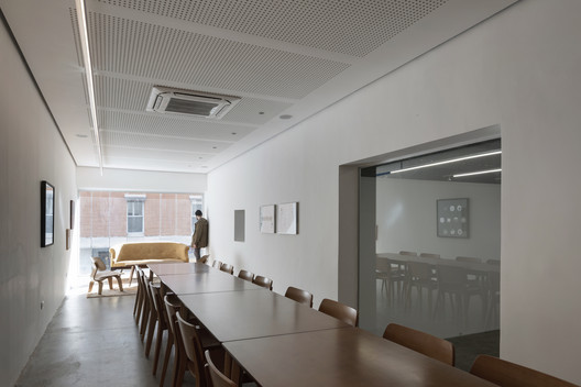 El Gran Vidrio Gallery Renovation / MMBB Arquitetos + Ben-Avid El Gran Vidrio Gallery Renovation / MMBB Arquitetos + Ben-Avid - Image 24 of 56