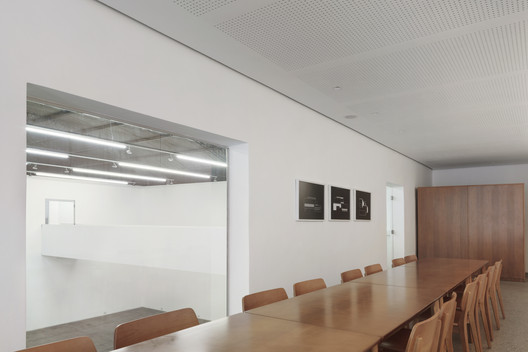 El Gran Vidrio Gallery Renovation / MMBB Arquitetos + Ben-Avid El Gran Vidrio Gallery Renovation / MMBB Arquitetos + Ben-Avid - Image 25 of 56