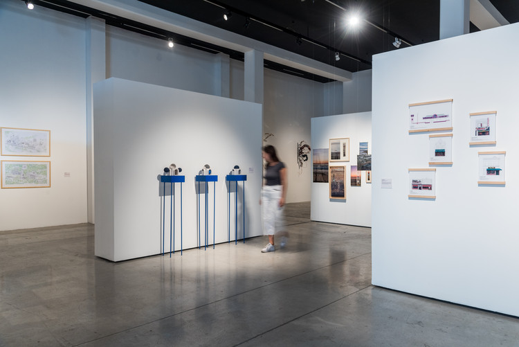 These are the architectural projects presented in the Creación en Movimiento, Jóvenes Creadores 2018-2019 exhibition. - More Images