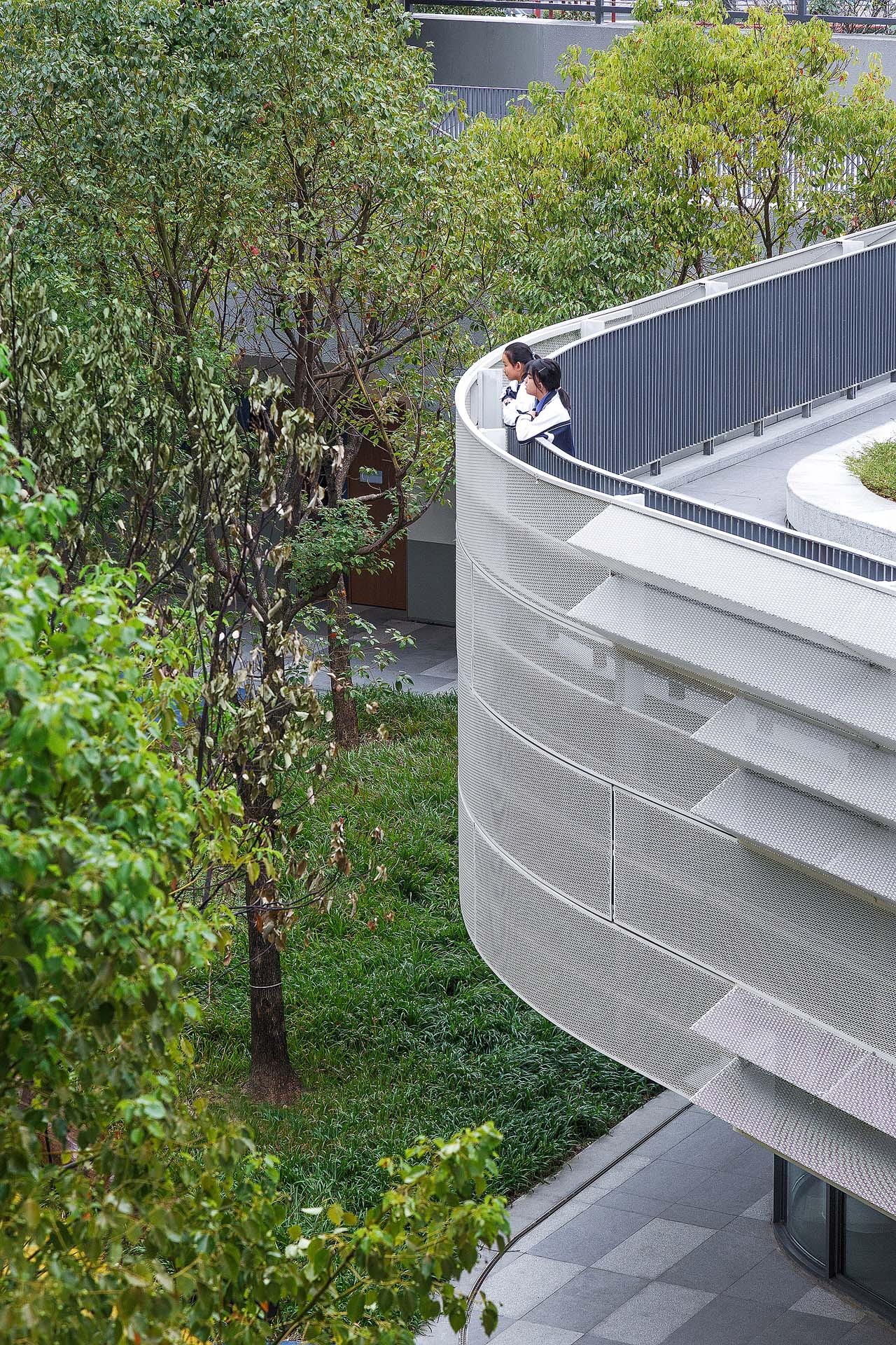 Gallery of Shenzhen Nanshan Foreign Language School / Studio Link-Arc - 28