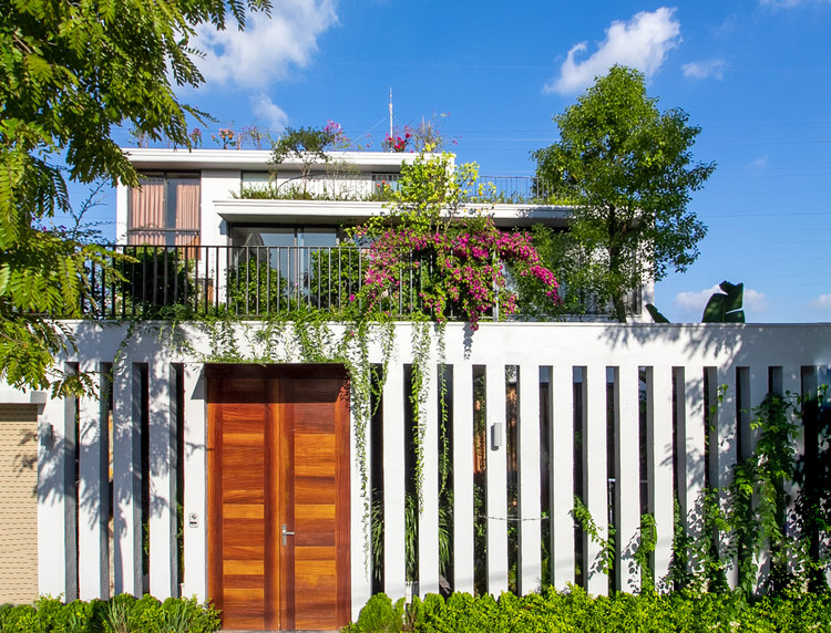 Stepping Green House / HGAA - More Images