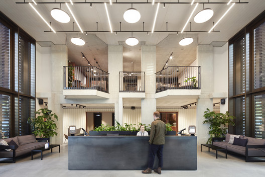 Office Group York House  / dMFK - Interior Photography, Kitchen, Windows
