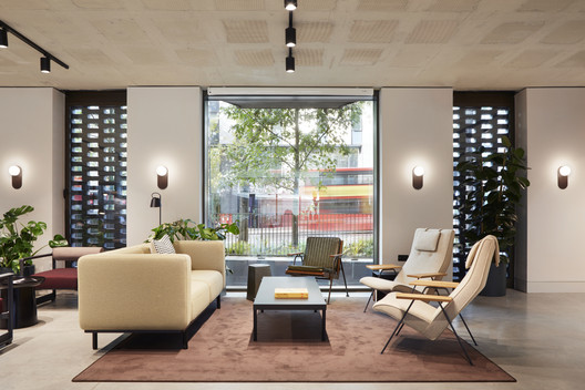 Office Group York House  / dMFK - Interior Photography, Living Room, Table, Lighting, Chair