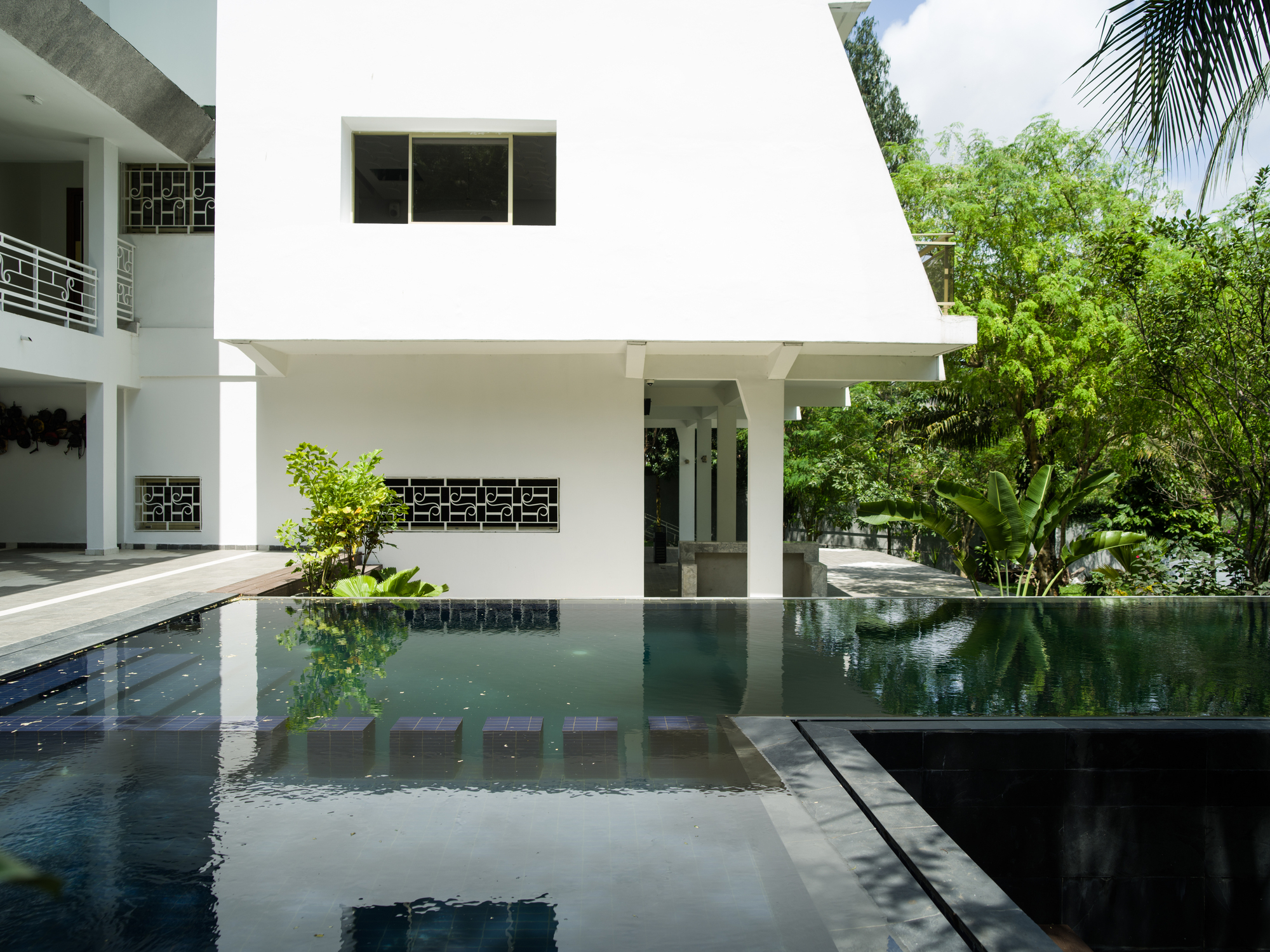 Gallery of Côte d'Ivoire Modern Architecture Along Africa's Ivory