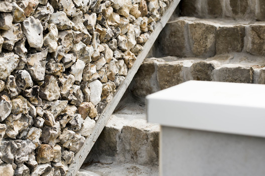 Flint Shelter / Maud Thoumyre Architecte - Image 13 of 21