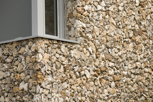 Flint Shelter / Maud Thoumyre Architecte - Image 10 of 21