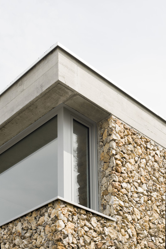 Flint Shelter / Maud Thoumyre Architecte - Image 8 of 21