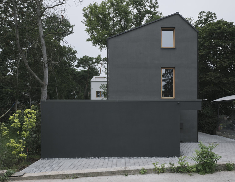 Casa negra / HGA Henning Grahn Architektur + Marc Flick Architekt BDA + Christian Stock - Más Imágenes