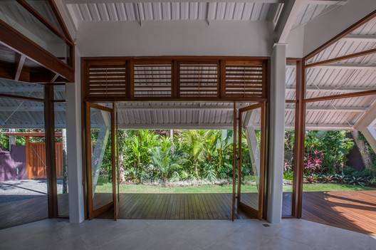Itamambuca House / Vidal & Sant'Anna Itamambuca House / Vidal & Sant'Anna - Image 5 of 25
