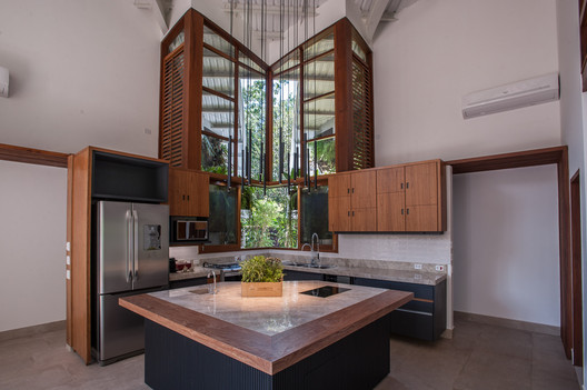 Itamambuca House / Vidal & Sant'Anna Itamambuca House / Vidal & Sant'Anna - Image 6 of 25
