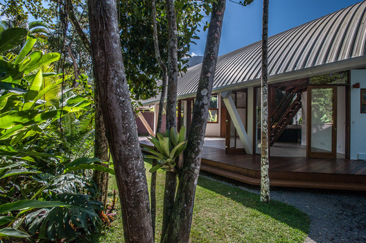 Itamambuca House / Vidal & Sant'Anna Itamambuca House / Vidal & Sant'Anna - Image 9 of 25