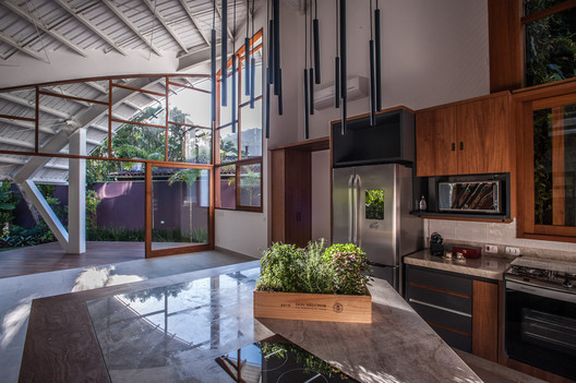 Itamambuca House / Vidal & Sant'Anna Itamambuca House / Vidal & Sant'Anna - Image 12 of 25