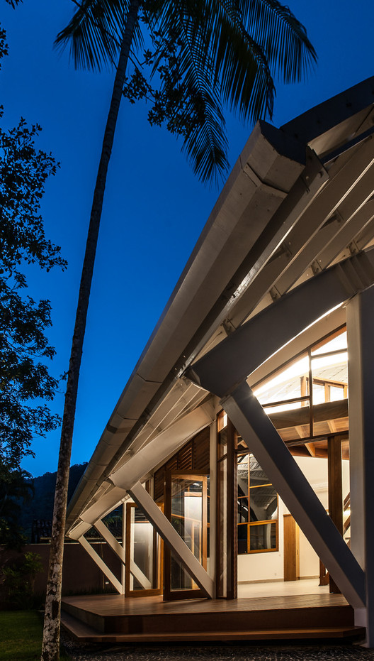 Itamambuca House / Vidal & Sant'Anna Itamambuca House / Vidal & Sant'Anna - Image 14 of 25