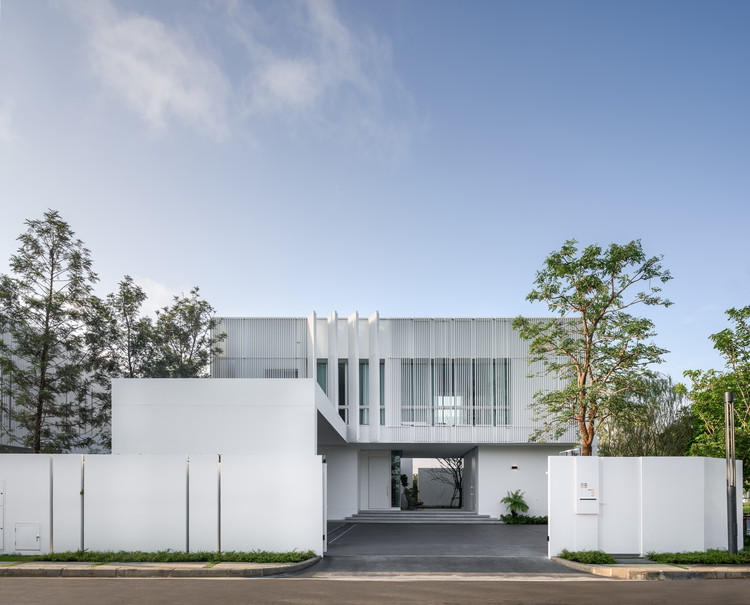 VIVE Bangna House / Land & Houses Public Co. - Door, Facade