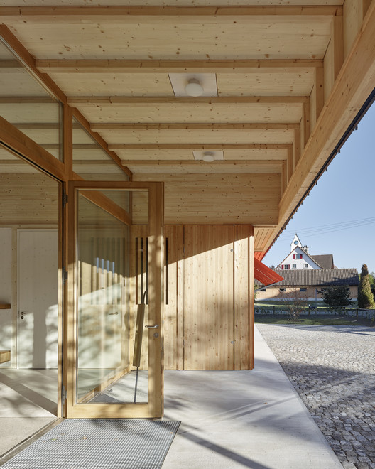 Double Kindergarten Glattfelden  / bernath+widmer - Beam, Facade, Column