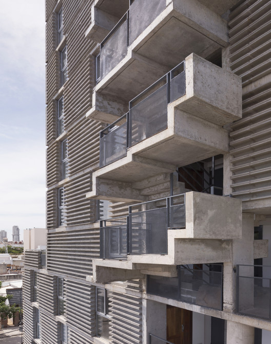 Edificio Mandel III / Estudio Arzubialde - Fachada, Ventanas, Barandas