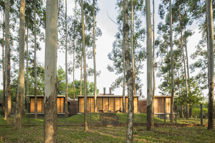 Breaking Boundaries: Revolutionary Design in Paraguay's Rural Homes - Image 12 of 13