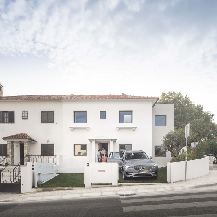 Casa Encarnação II / João Tiago Aguiar Arquitectos - Janela, Porta, Fachada