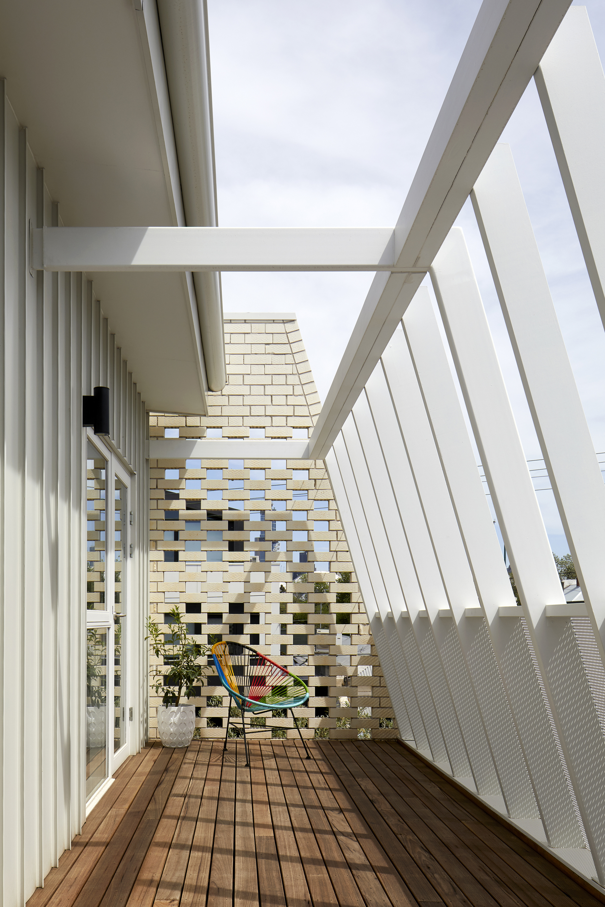 Gallery of A House for All Seasons / Poly Studio 2