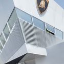 中国兰博基尼展示中心 / 普玛建筑设计事务所 - 商店